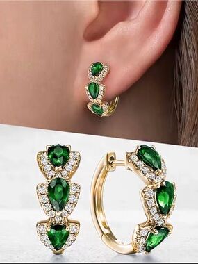 Macy’s Emerald Simulant & Diamond Simulant Gold Tone Hoop Earrings NWOT